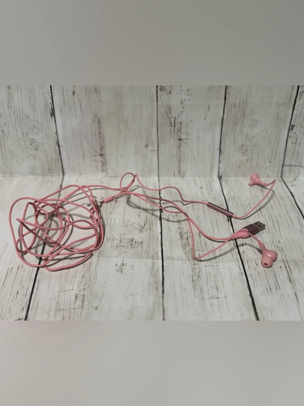 electronics lot, resale lot, cell phone accessories. Mixed Tech Accessories